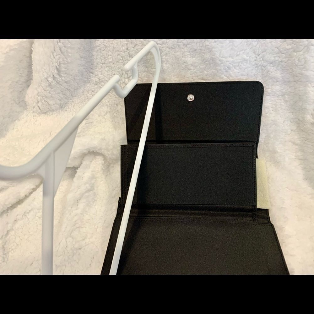 NWT Trifold Wallet - Picture 7 of 10